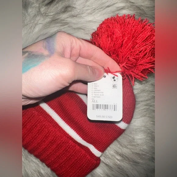 NWT Free People Movement Apres Ski Team Pom Beanie In Cherry - Picture 7 of 7